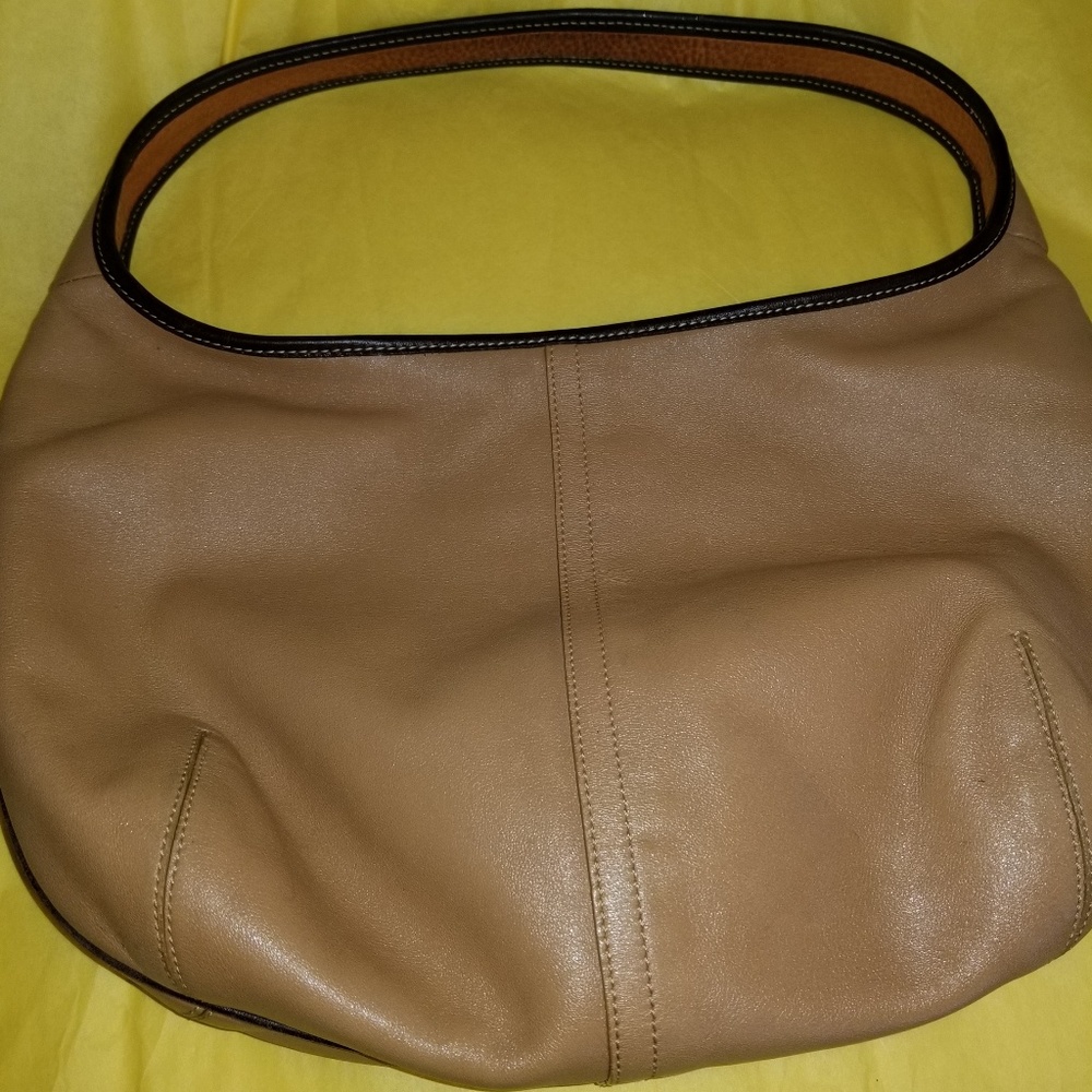 LOVELY COACH BAG/LIKE NEW
